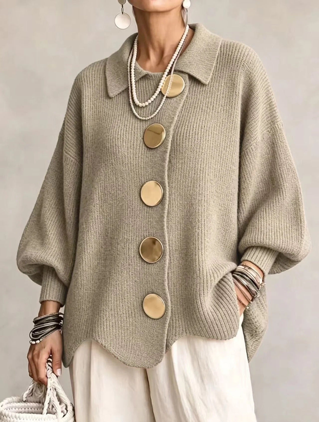 Victoria | Cárdigan Oversize con Cuello y Botones Dorados